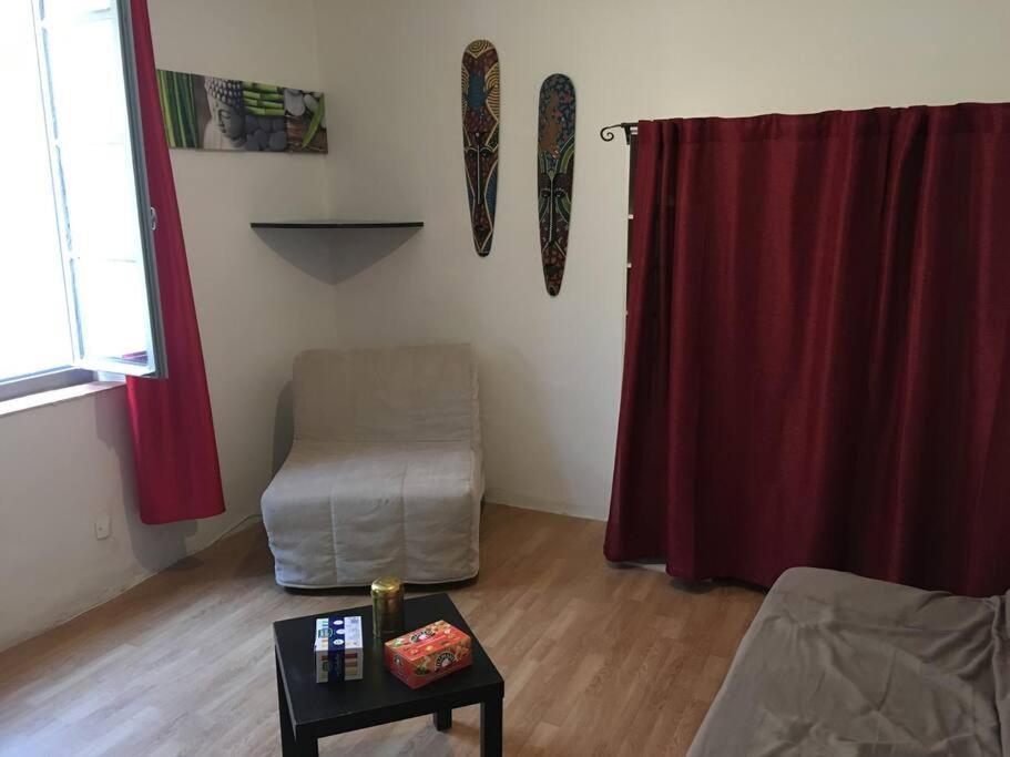 Ferienwohnung Jolie Studio Dans Le Centre Historique De Narbonne Exterior foto