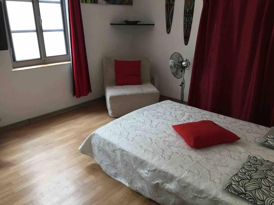 Ferienwohnung Jolie Studio Dans Le Centre Historique De Narbonne Exterior foto